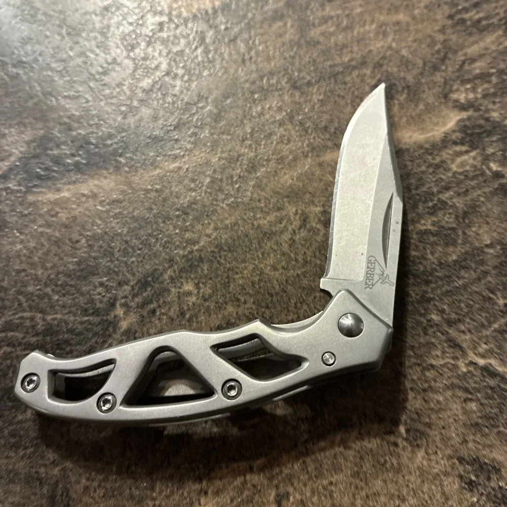 Gerber Mini Paraframe Folding Knife with Pocket Clip Great Condition